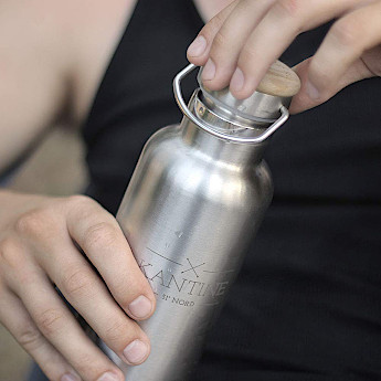 Trinkflasche aus Edelstahl Trinkflasche aus Edelstahl